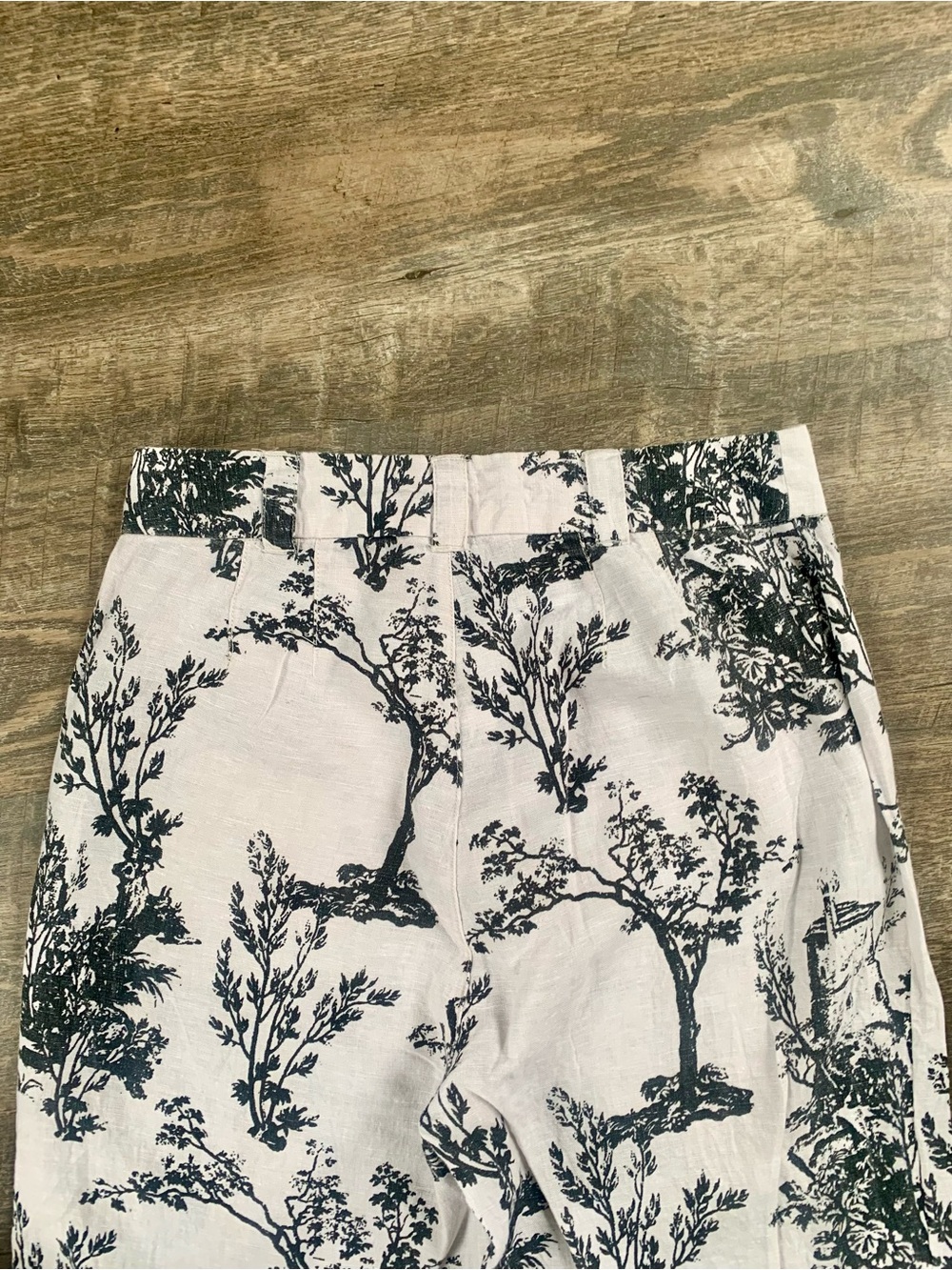 Toile-Print Cottagecore Wide Leg Crop Pants in White and Black Linen - Picture 8 of 10